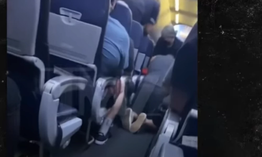 Εφιάλτης στους αιθέρες: Ασθενής με κορονοϊό πέθανε κατά τη διάρκεια της πτήσης